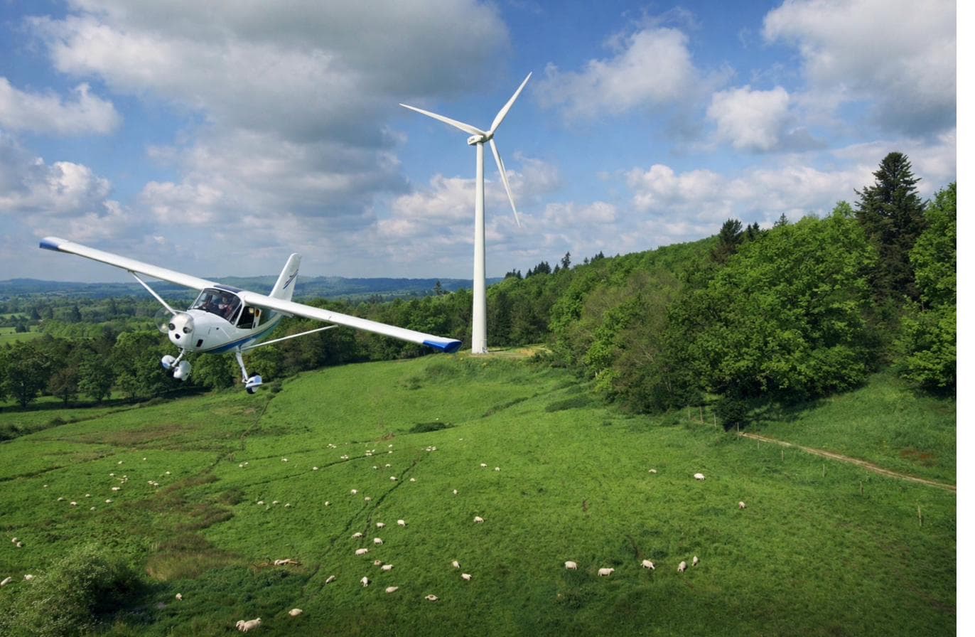ULM et éolienne